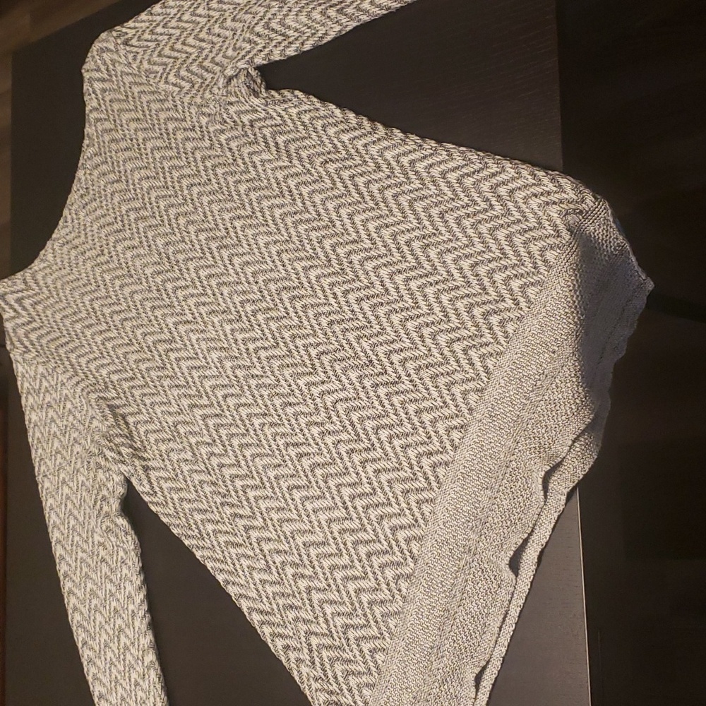 Eight Eight Eight Light weight Knit Sweater